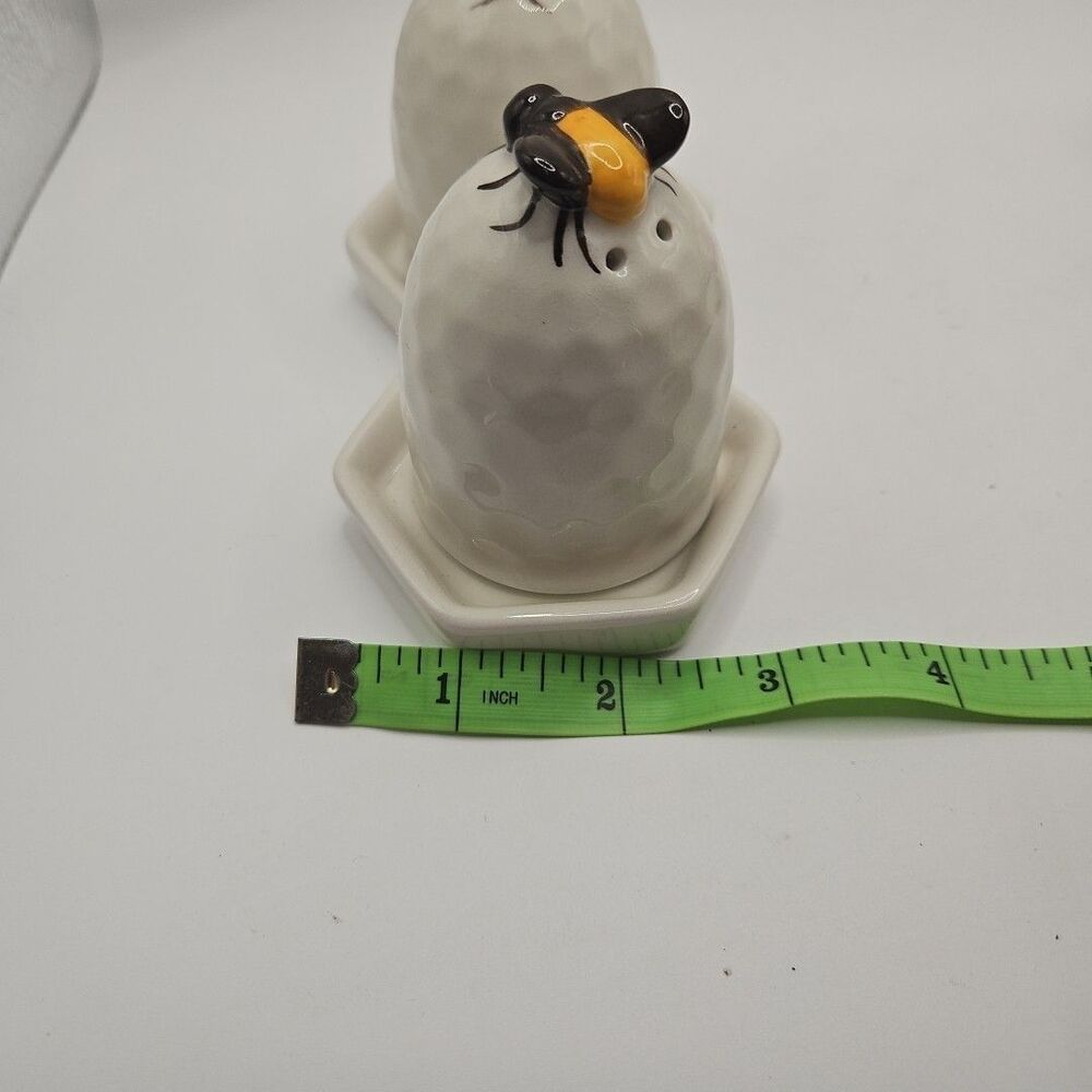 White Ceramic Bee Hive Salt and Pepper Shakers with Honeycomb Tray 3" - Picture 16 of 16